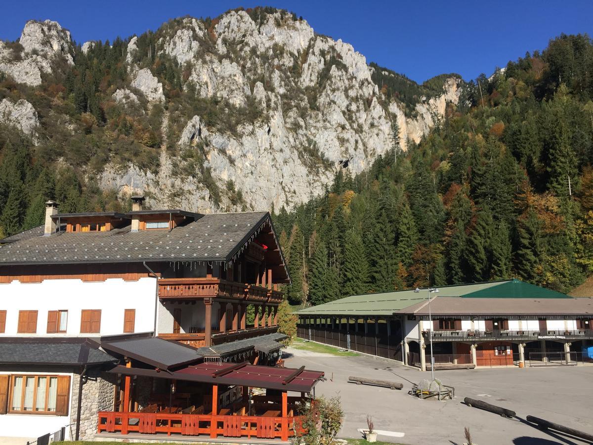 Hotel Le Pinete Пьяццаторре Экстерьер фото